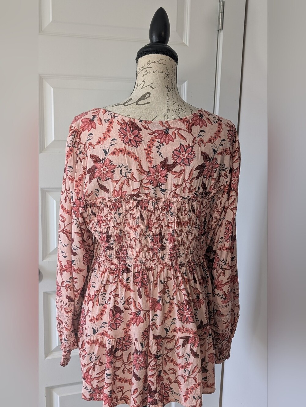 Torrid Pink Floral Smocked Peasant Tunic Size 2 - Picture 3 of 7